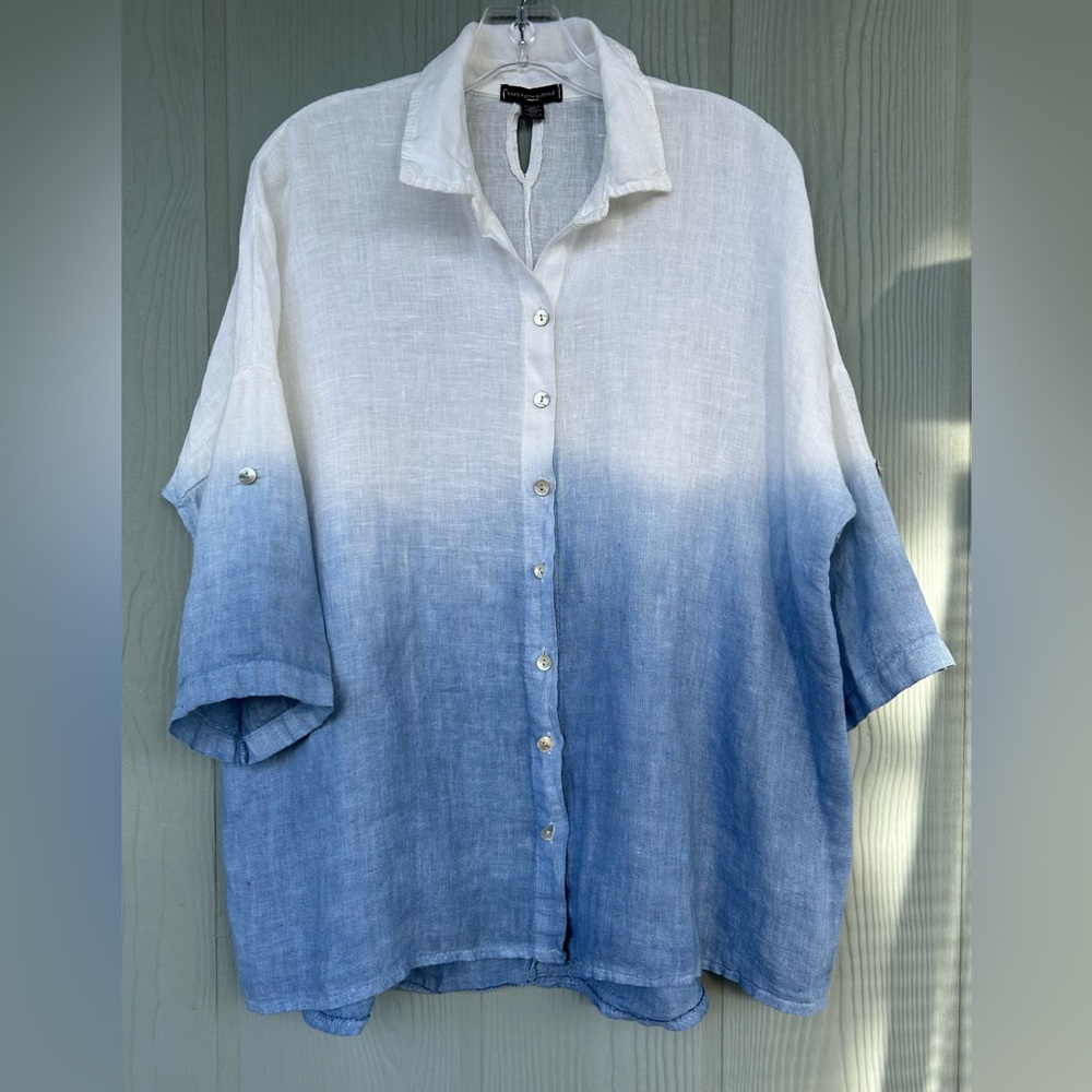 69.SAKS FIFTH AVENUE Women’s Button Down Ombre Top.Size M